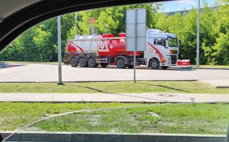 бензовоз.jpg